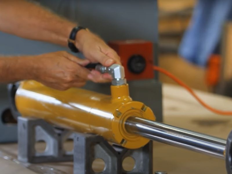 Comment tester une pression sur un cylindre hydraulique