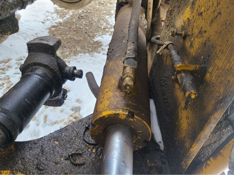 Comprendre les problèmes de saccadé des cylindres hydrauliques