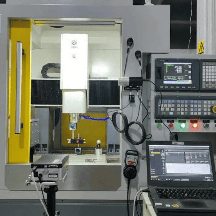 Tour à bois CNC 4 axes